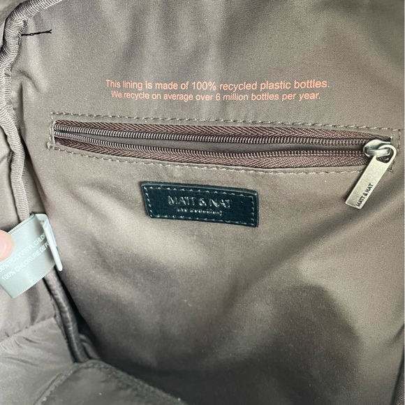 Matt & Nat Olly Vegan Bag Purity in Black mini backpack - Picture 4 of 11